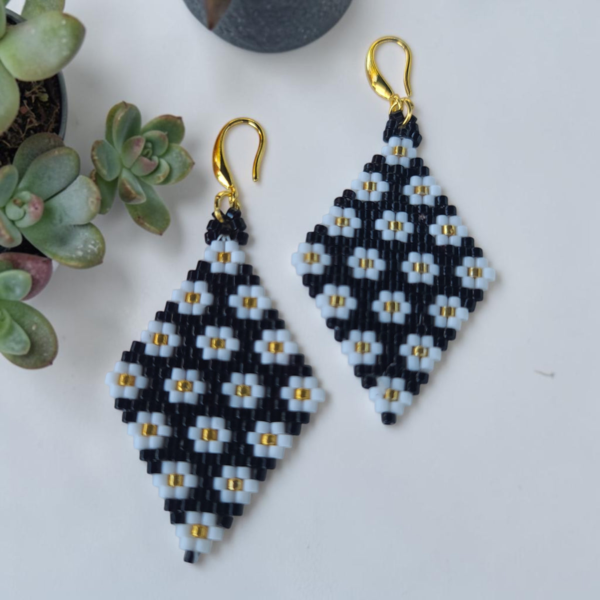 Daisy Beaded Earrings