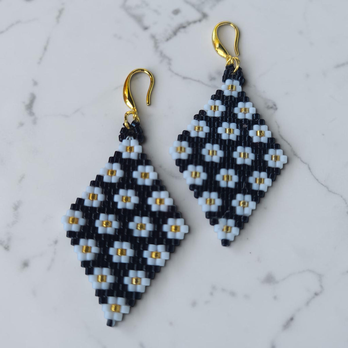 Daisy Beaded Earrings